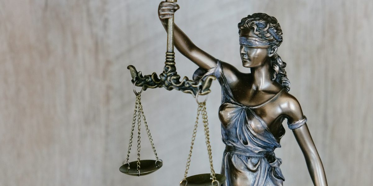 Multas RGPD para autónomos y pymes - documentos legales y normativa protección de datos