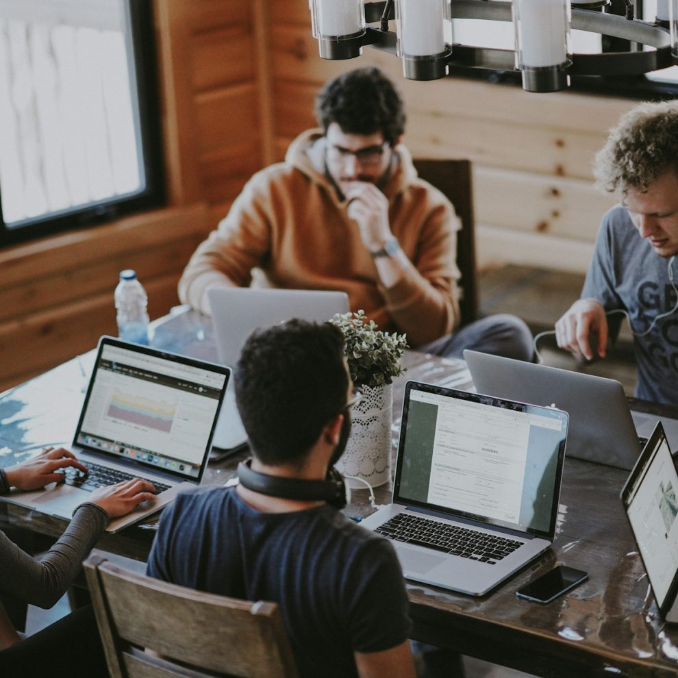 Obligaciones del proveedor y del deployer en el AI Act: reparto de responsabilidades